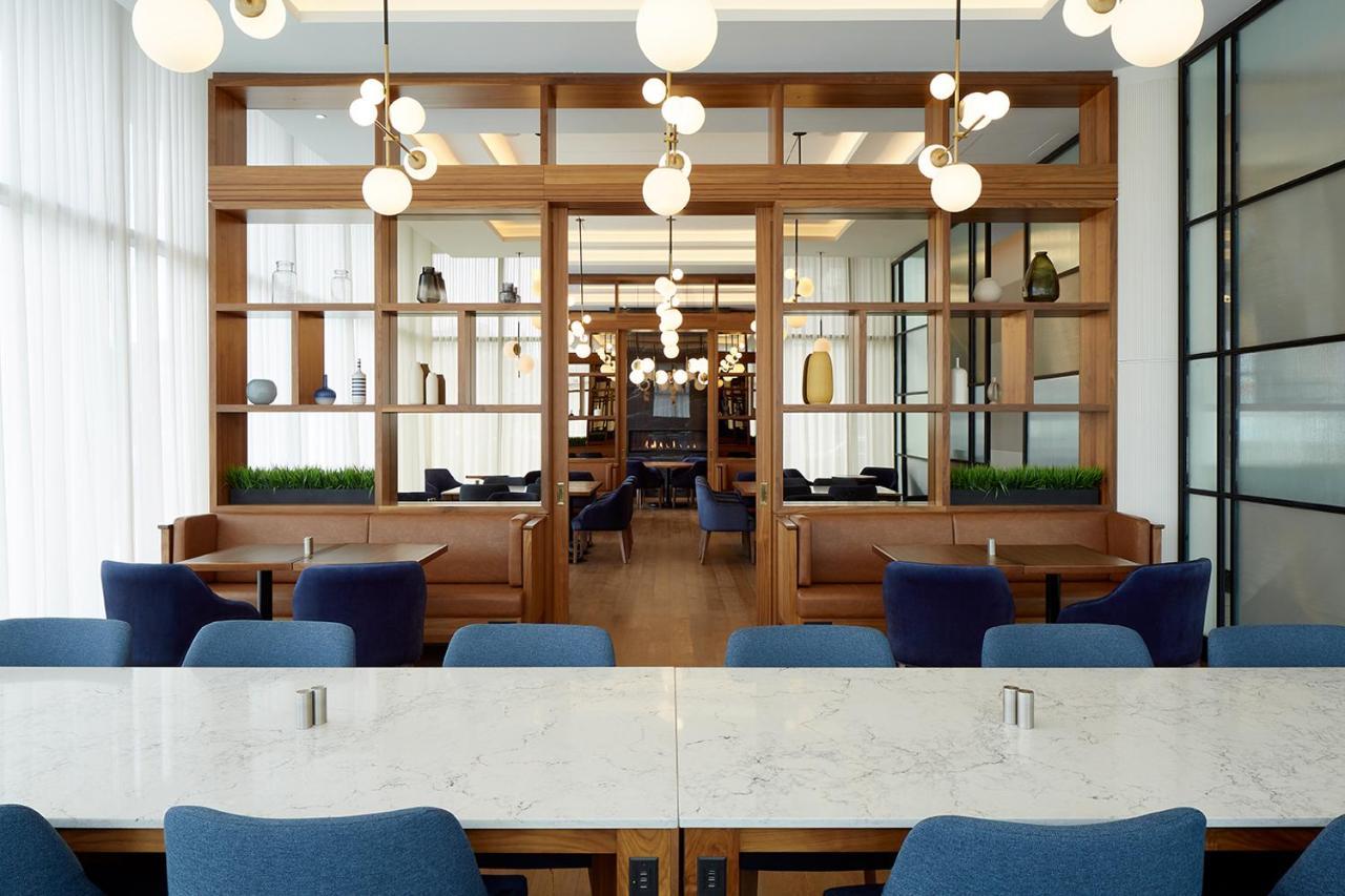 Courtyard Montreal Midtown Hotel Екстериор снимка