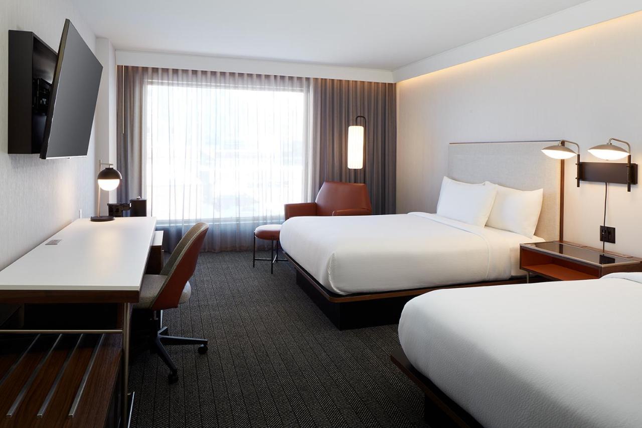 Courtyard Montreal Midtown Hotel Екстериор снимка